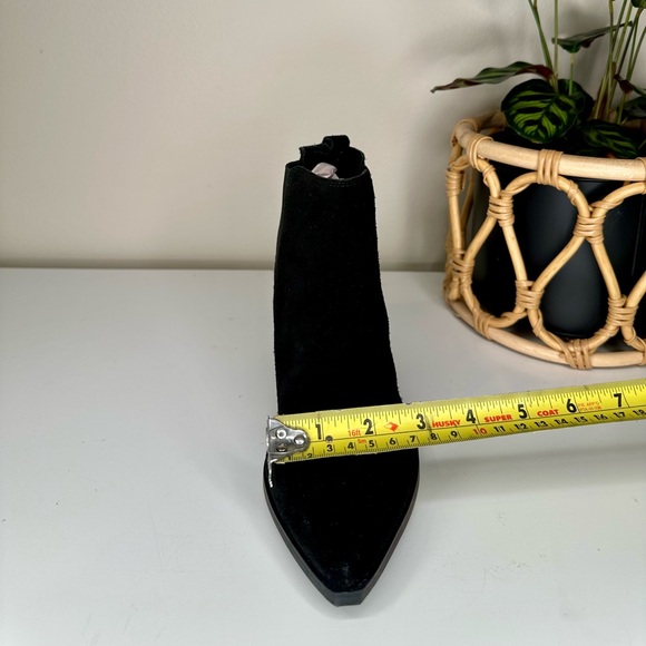 New Marc Fisher Black Suede Pointed-Toe Ankle Boots Slip-On Fall/Winter Size 6 - Picture 10 of 14
